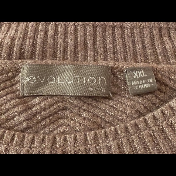 Woman’s Dusty Pink Sweater - Picture 3 of 4